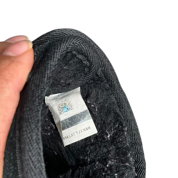 UGG Kids Classic Mini Button Boots Black Suede Size 12 Youth Winter/Fall Short - Picture 7 of 9